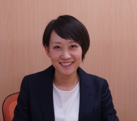 いしざか　あかね