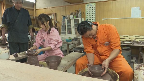 陶芸に挑戦する高岸と稲場