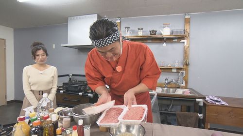 肉の種類に困惑する高岸