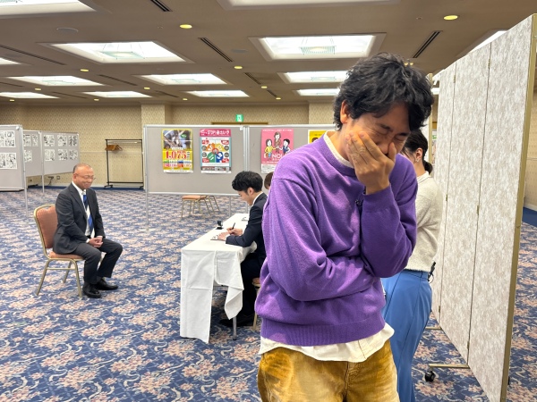 面接中の木村