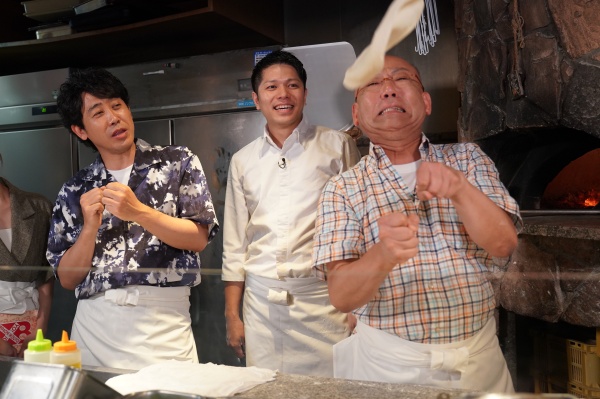 ピザ回しをするYOYO'S